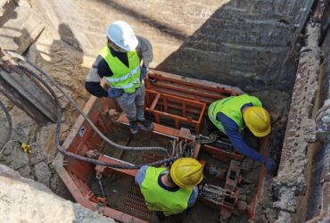 780kN Cracking machine